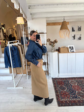 Carica l&#39;immagine nel visualizzatore di Gallery, Haveone - Gonna midi stretch con spacco

