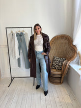 Carica l&#39;immagine nel visualizzatore di Gallery, Haveone - Trench in ecopelle cioccolato
