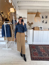 Carica l&#39;immagine nel visualizzatore di Gallery, Haveone - Gonna midi stretch con spacco
