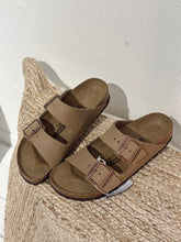 Carica l&#39;immagine nel visualizzatore di Gallery, Birkenstock - Arizona Pelle oliata nocciola
