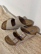 Carica l&#39;immagine nel visualizzatore di Gallery, Birkenstock - Arizona suede taupe
